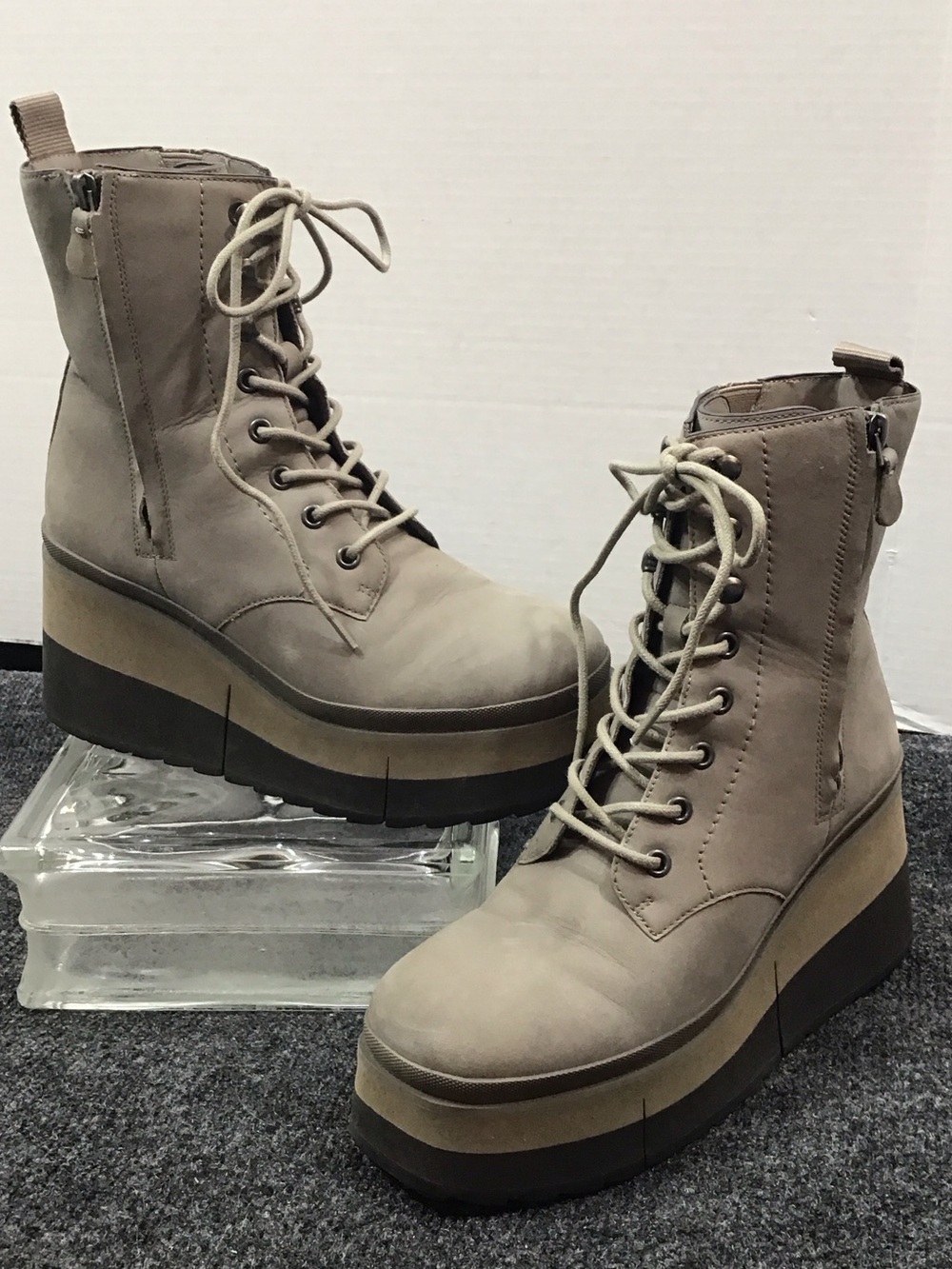 Naked Feet Burnout gray Nubuck leather Lace-Up Platform wedge Ankle Boots 8M